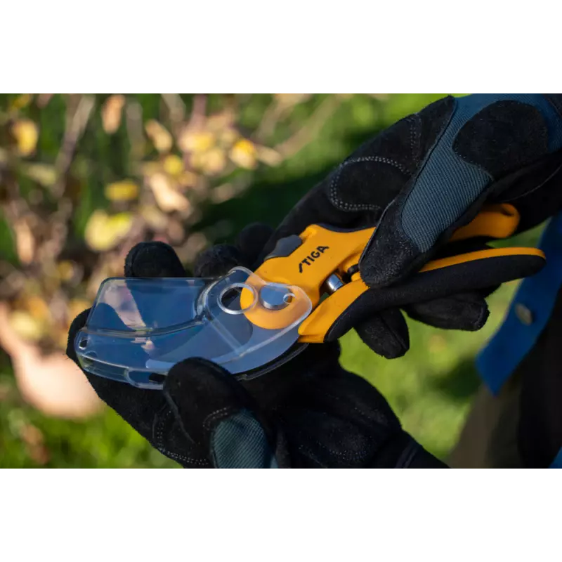 BypassPruningShears_2H1030001ST1_amb05_web